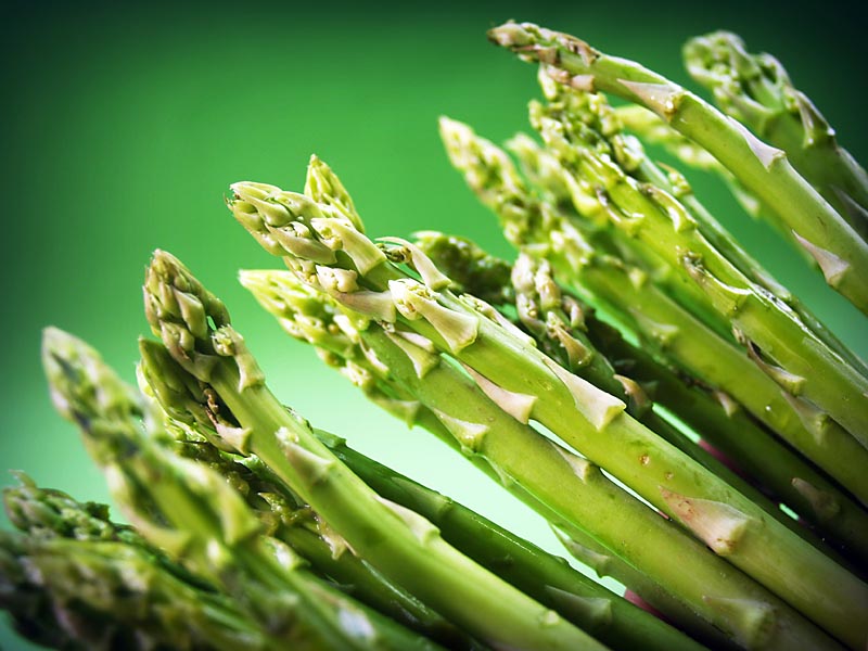 Healthy Green Foods like asparagus to enjoy